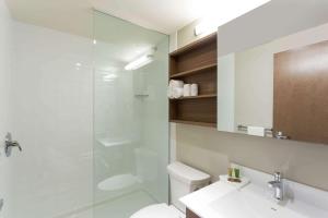 A bathroom at Microtel Inn and Suites by Wyndham Kitimat