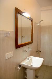 Gallery image of Sailors' Bay in Hikkaduwa