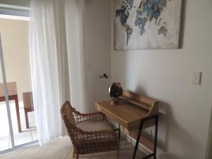 Χώρος καθιστικού στο Sand and Sea 25