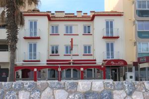 Gallery image of Hotel Saint Georges, Face à la mer in Canet-en-Roussillon