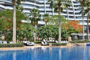 A piscina em ou perto de Address Downtown