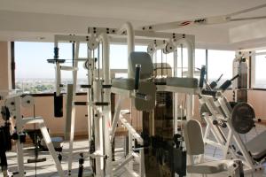 Fitnes oz. oprema za telovadbo v nastanitvi Hotel Real Plaza