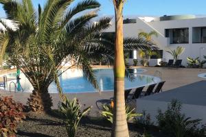 The swimming pool at or close to Beach Life