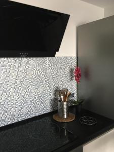 A kitchen or kitchenette at Beach Life
