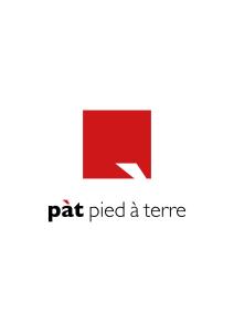 una foto di una scatola rossa con la scritta "Pat" che ha scelto un termine di Pied à terre – Atelier a Verona