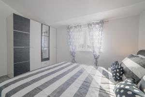 Postel nebo postele na pokoji v ubytování Luxury Villa FUTURE