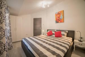 Postel nebo postele na pokoji v ubytování Luxury Villa FUTURE + 18 fotografií