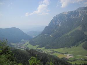 a view of a valley in the mountains at Ferienwohnung Bluemelhube Wohnung Anja in Vordernberg