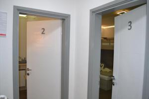 Koupelna v ubytování Smestaj Pandora Sobe sa kupatilom