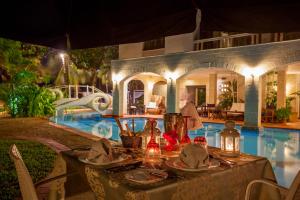 Bazén v ubytování The Maji Beach Boutique Hotel -Adults Only nebo v jeho okolí
