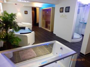 Koupelna v ubytování Hotel Leonhardihof