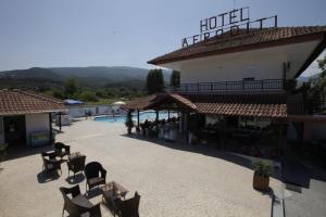 Bazén v ubytování Hotel Afroditi nebo v jeho okolí
