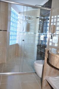 A bathroom at Kleopatra Micador Otel