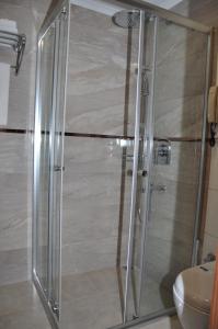 A bathroom at Kleopatra Micador Otel