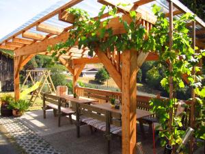 Ogród w obiekcie Winzer Suite - Weingut Dietl