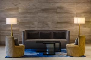 Area soggiorno di C Suites at Mactan Newtown