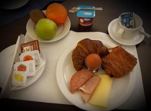 Breakfast options available to guests at Irish College Leuven