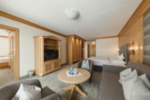 Posedenie v ubytovaní Hotel Schwarzer Adler - Sport & Spa