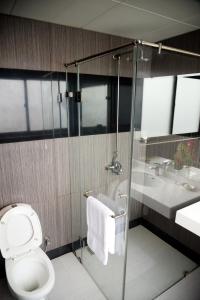 Avari Xpress Gulberg的一间浴室