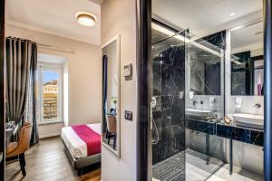 Kúpeľňa v ubytovaní Piccola Navona Roof Garden + 24 fotografií