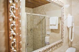 Ένα μπάνιο στο Hotel Marija