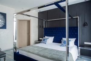 מיטה או מיטות בחדר ב-Chalet BFamilyHouse Bukovel