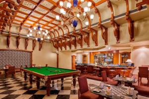 The Ummed Jodhpur Palace Resort & Spa内的一张台球桌