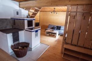 A kitchen or kitchenette at chalupa matko a kubko