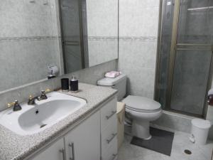 A bathroom at Apartamento en Usaquen