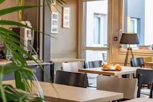 Posezení v ubytování B&B HOTEL Toulon Ollioules