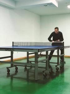 Attrezzature per ping pong presso Hotel Imzit Dobrinja o nelle vicinanze
