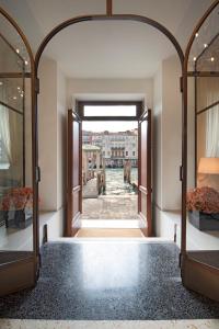 Gallery image of H10 Palazzo Canova in Venice