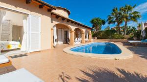 Basen w obiekcie Villa BEL by Mallorca Villa Selection lub w pobliżu