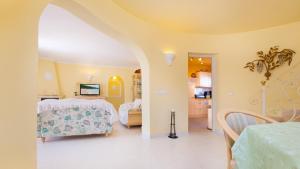 Łóżko lub łóżka w pokoju w obiekcie Villa BEL by Mallorca Villa Selection