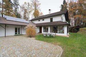 Budova, kde se prázdninový dům nachází