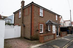 Gallery image of Wakeford Cottage in Worthing