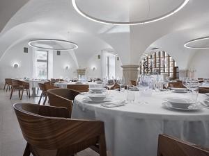 Restaurace v ubytování Lotrinský hotel