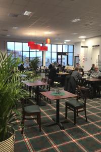 Restoran või mõni muu söögikoht majutusasutuses Rasta Värnamo