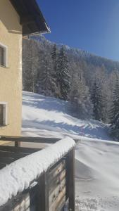 Skihütte Zams durante l'inverno