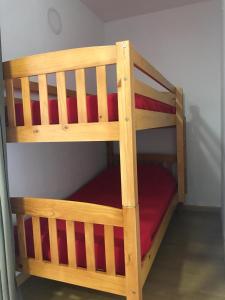 A bunk bed or bunk beds in a room at Apartamento salou