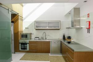 A kitchen or kitchenette at Atlantic House
