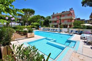 Bazén v ubytování Hotel De Amicis nebo v jeho okolí