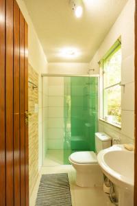 Ένα μπάνιο στο Altamira Eco Retreat