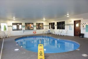 Bazén v ubytování Travelodge by Wyndham, Newberg nebo v jeho okolí
