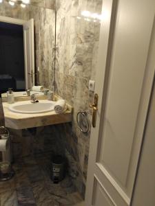 A bathroom at BeHouse Avenida