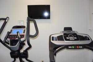 Fitness centrum a/nebo fitness zařízení v ubytování Travelodge by Wyndham, Newberg
