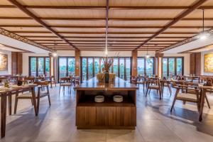 Restaurace v ubytování tanadewa Resort Ubud Bali by Cross Collection