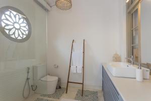 Bilik mandi di Prana Home