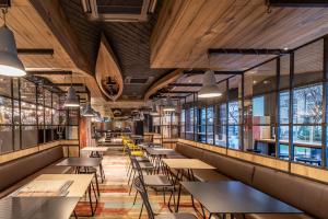 Restauracja lub miejsce do jedzenia w obiekcie ibis Styles Warszawa Centrum