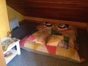 Ліжко або ліжка в номері Chez Karinette